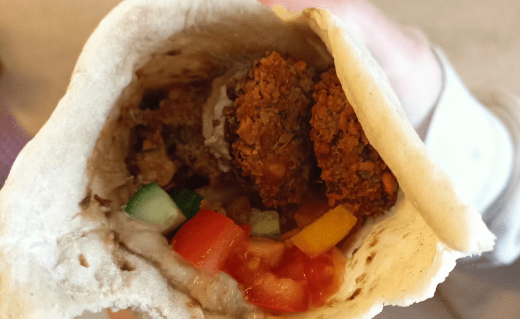 Fionist felafel for 3 shekels a&nbsp;serving