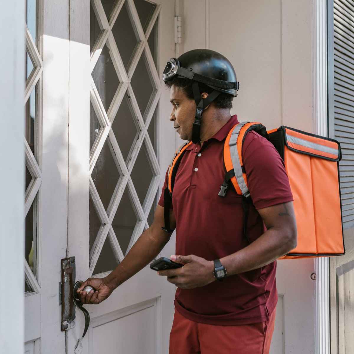 Are you considering starting a side hustle? Read this&nbsp;first.