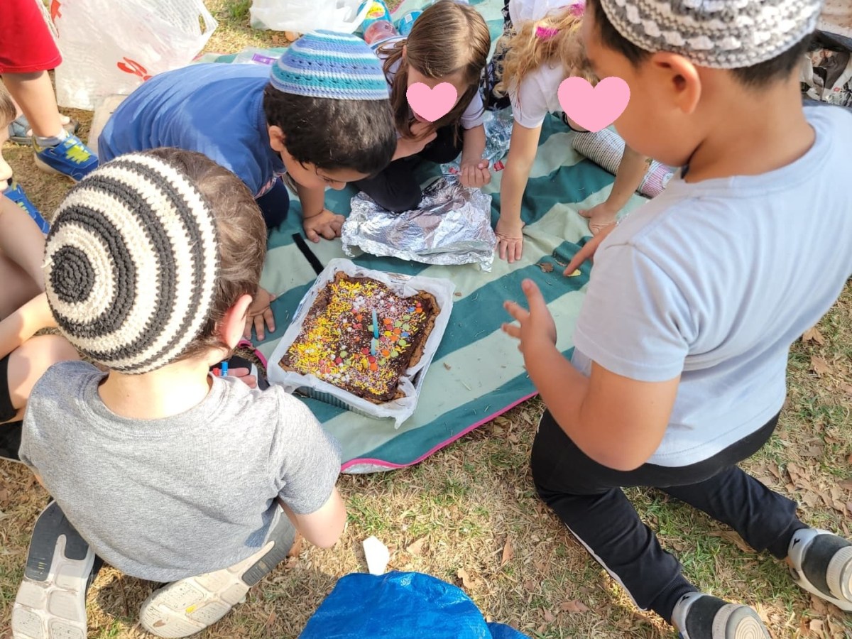 Lunch, games, prizes, and too much sugar. Here’s how we celebrated our son’s birthday – and how much we&nbsp;spent.